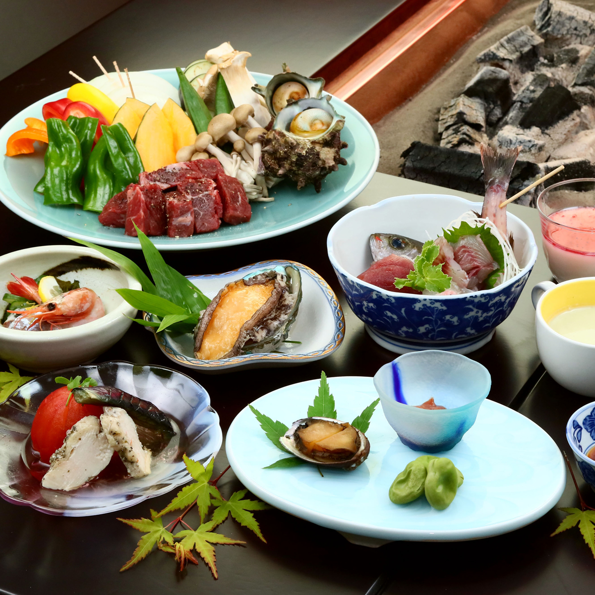 夕食◆アワビを中心とした食材を目の前で豪快に囲炉裏焼き★