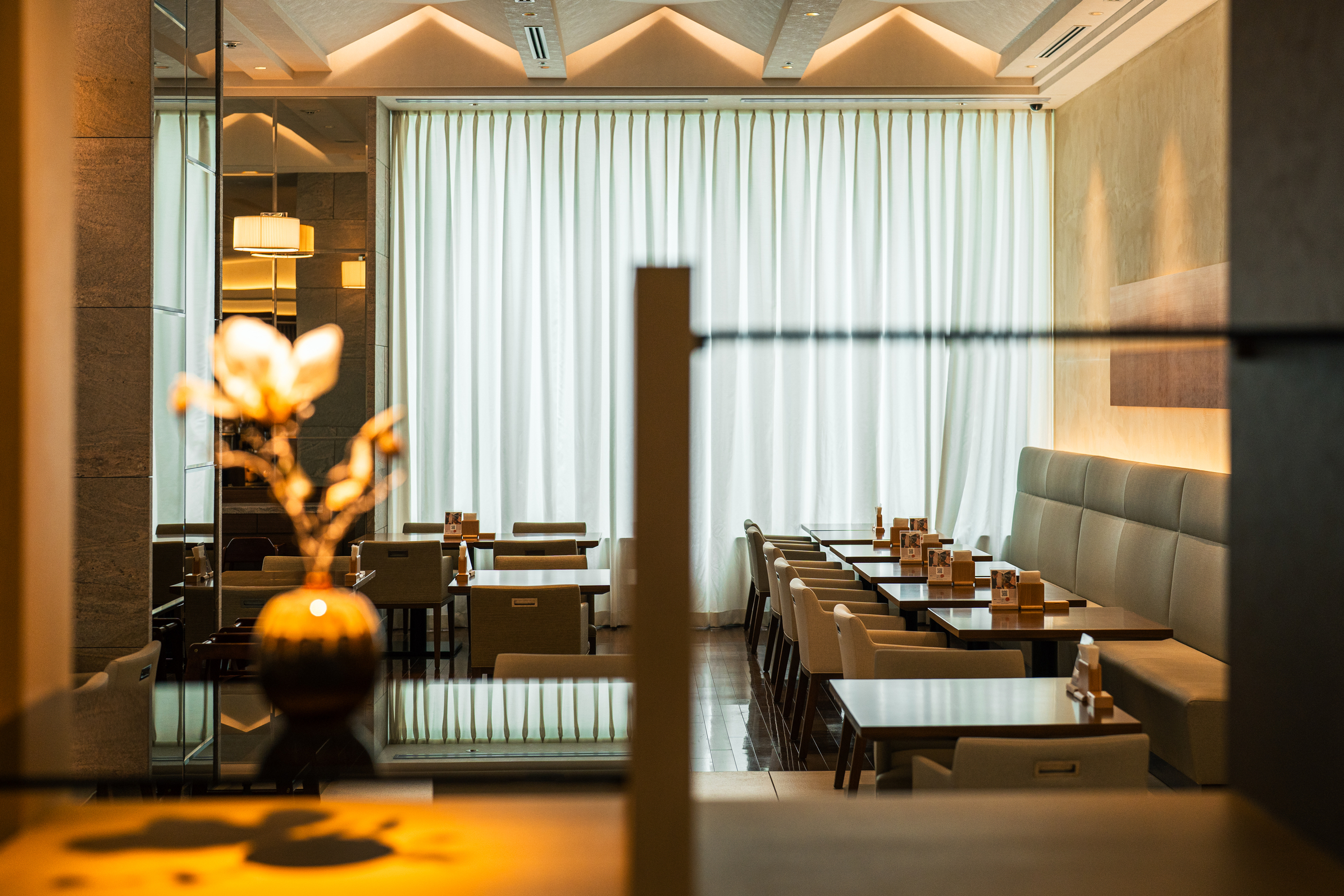 ■レストラン　カフェ コントレイル