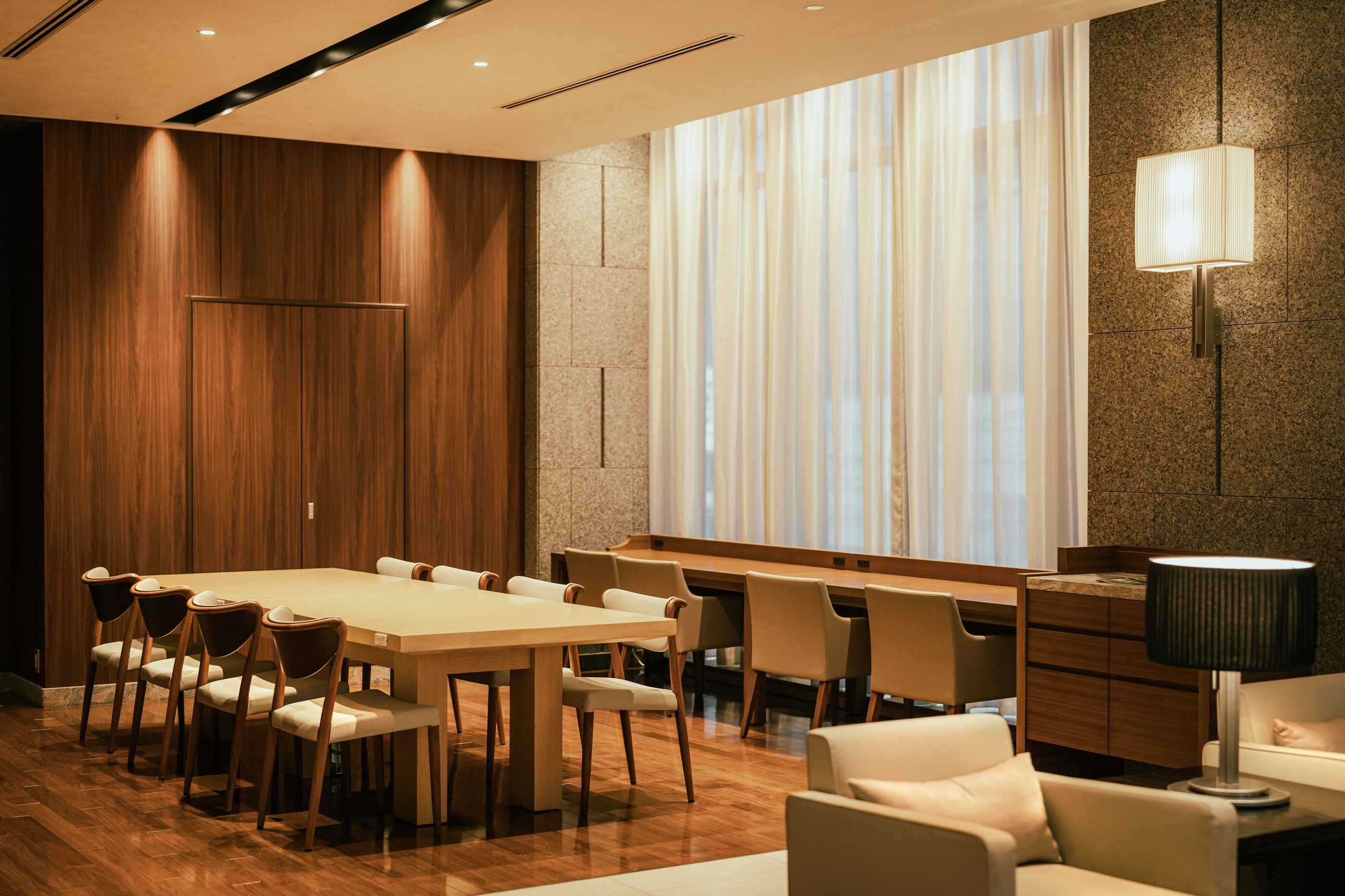 ■ビジネスラウンジ