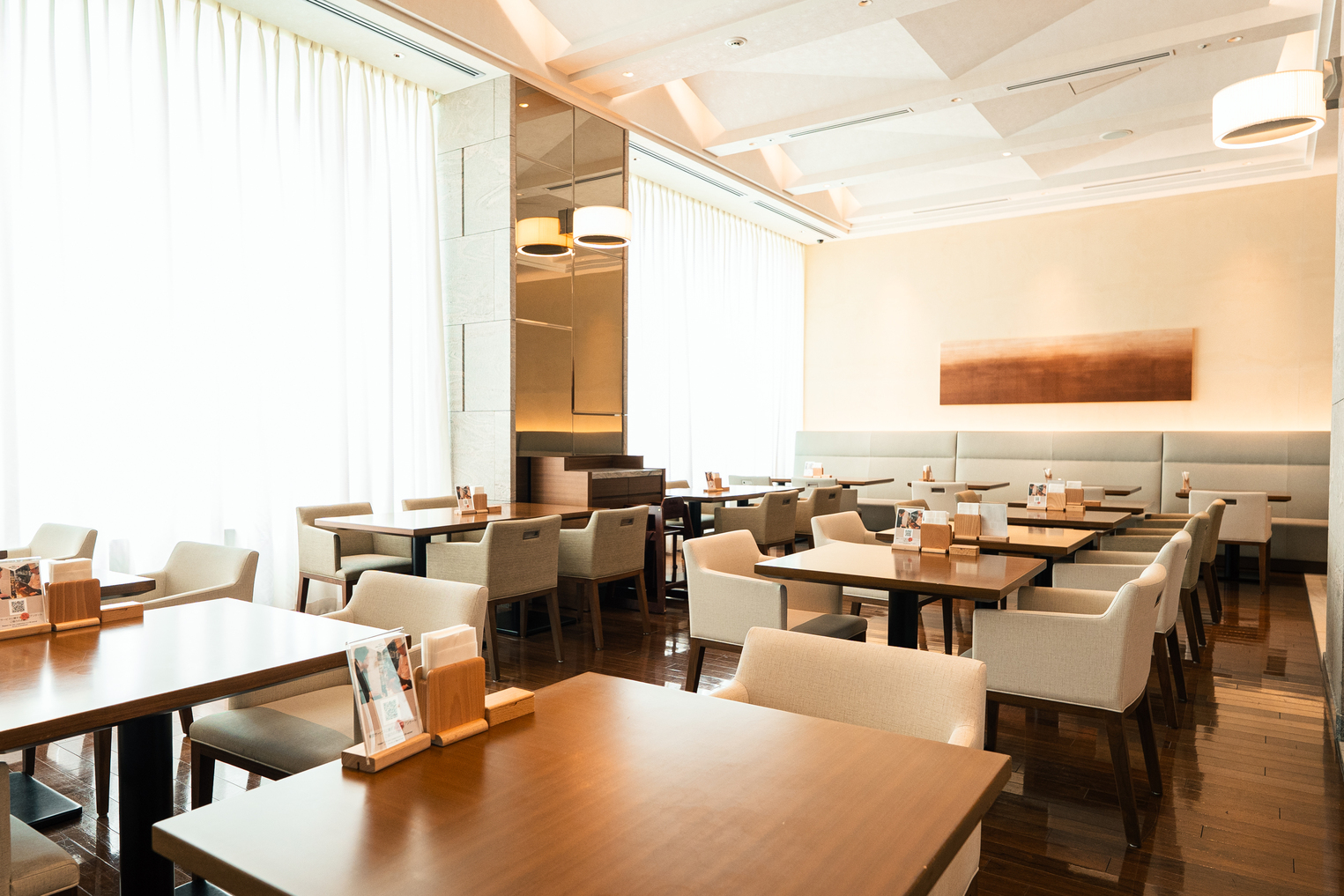 ■レストラン　カフェ コントレイル