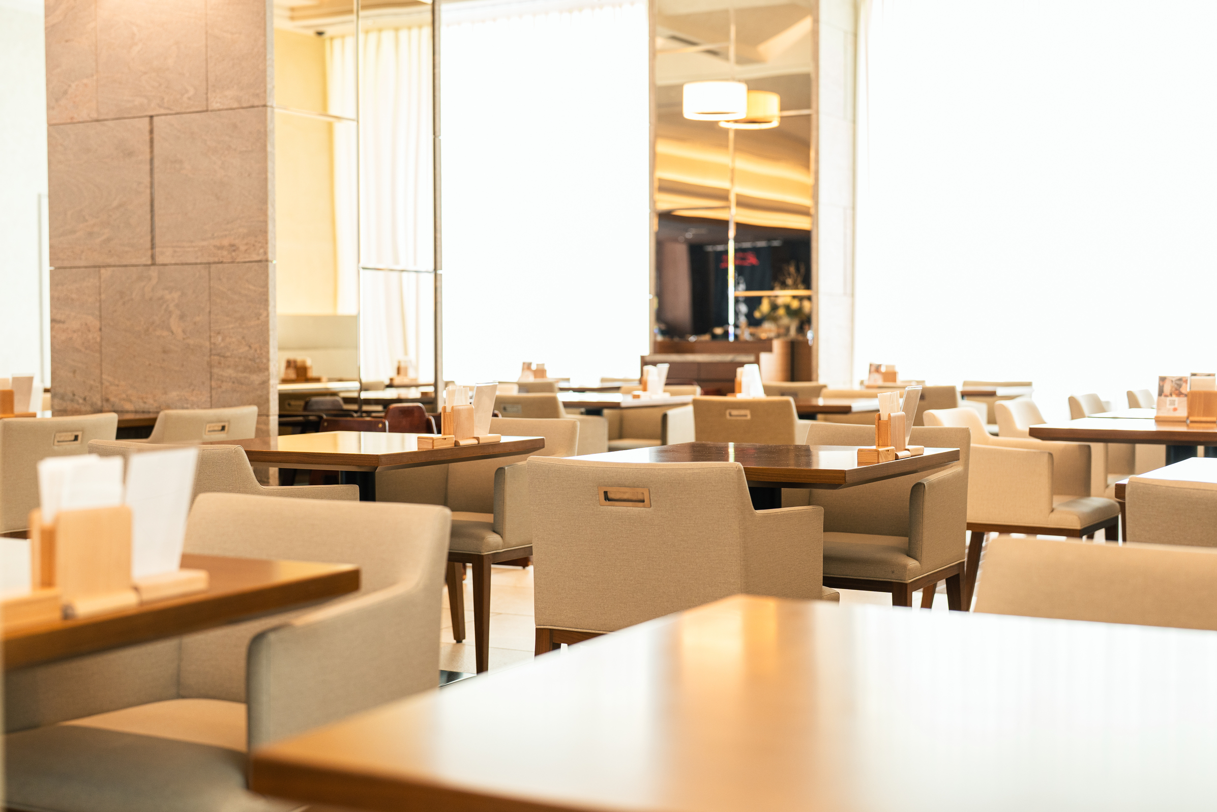 ■レストラン　カフェ コントレイル