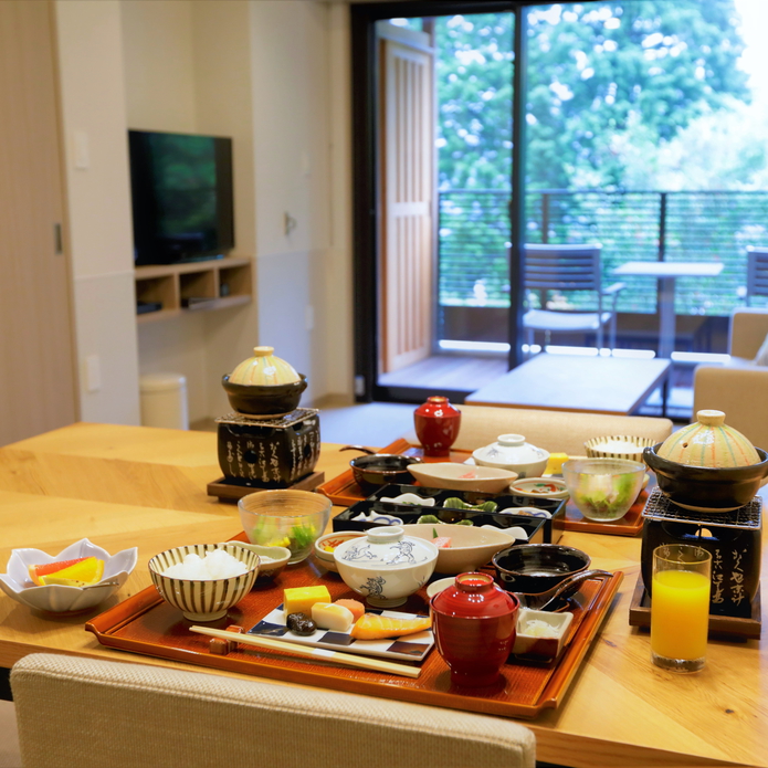 愛犬との時間を過ごすお部屋食と静寂の森