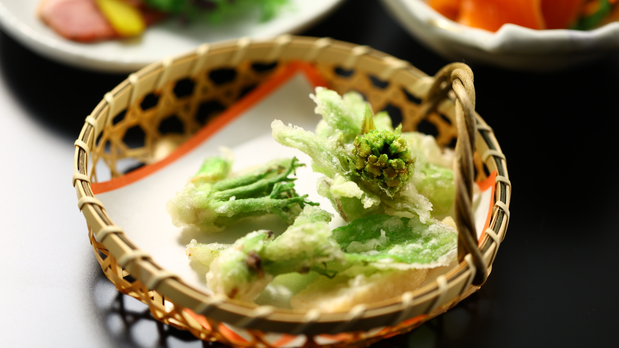 ご夕食一例。季節の天ぷら。
