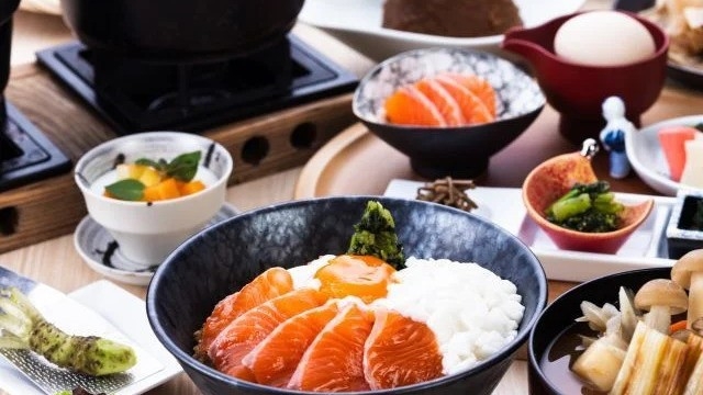 【秋の安曇野】北アルプスの紅葉と彩り会席を愉しむリトリート旅（1泊2食）