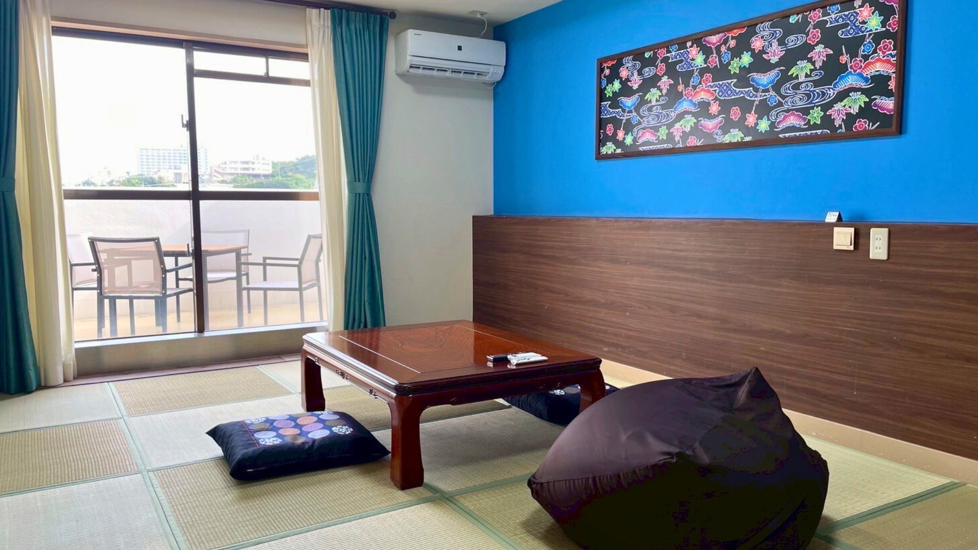 「和」のくつろぎと「洋」の快適さの両方を楽しめる和洋室