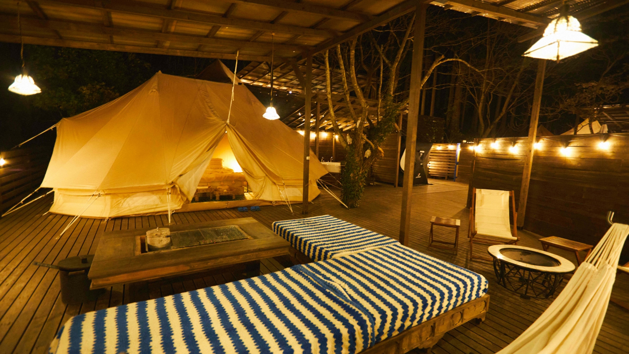 *【SITE_B／デッキ】ぬくもりのある空間で贅沢なアウトドアを。