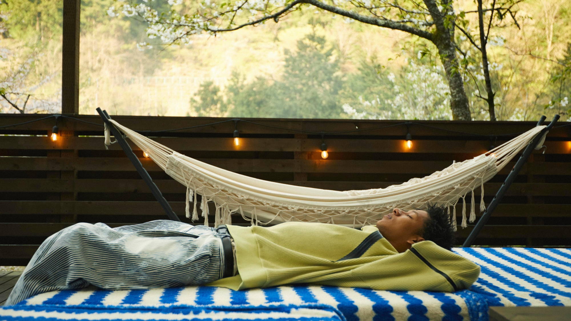 *【SITE_B／ハンモック】ソファとハンモックで贅沢な昼寝を。