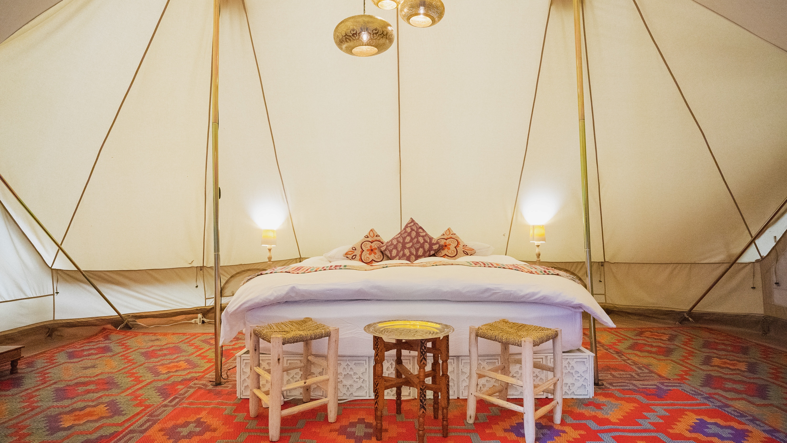 *【SITE_A／テント内】異国情緒漂うテントで過ごす非日常の宿泊体験。