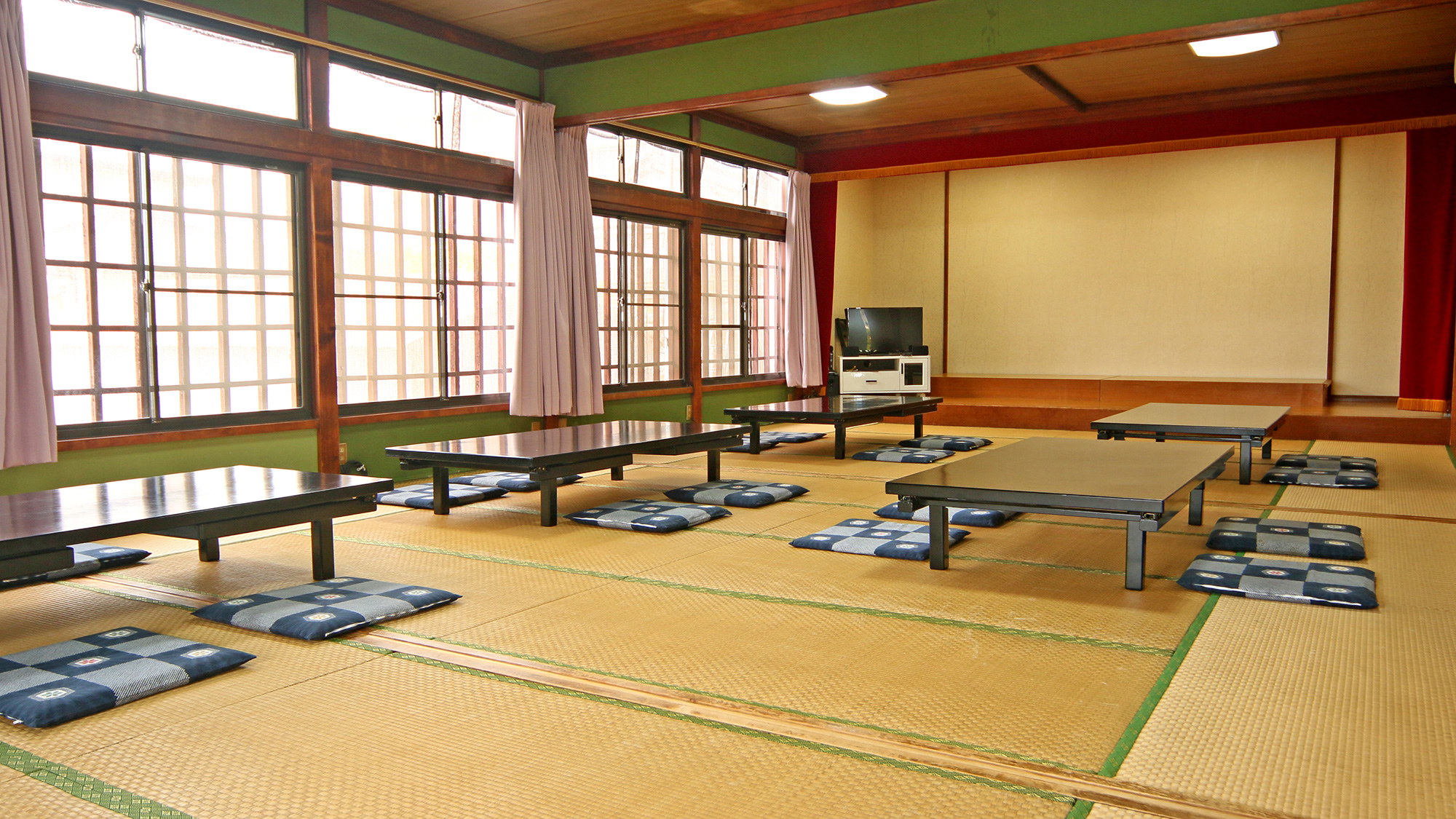 宴会も承っております★広い会場で楽しんでください♪*