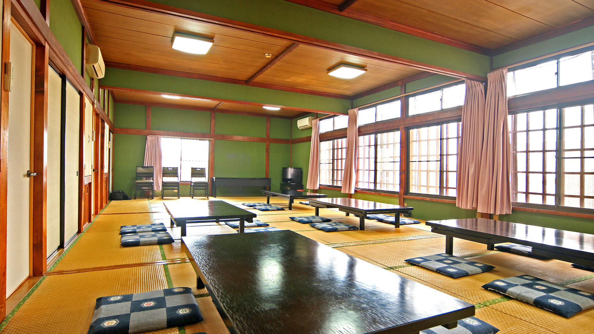 広々食事会場です♪*