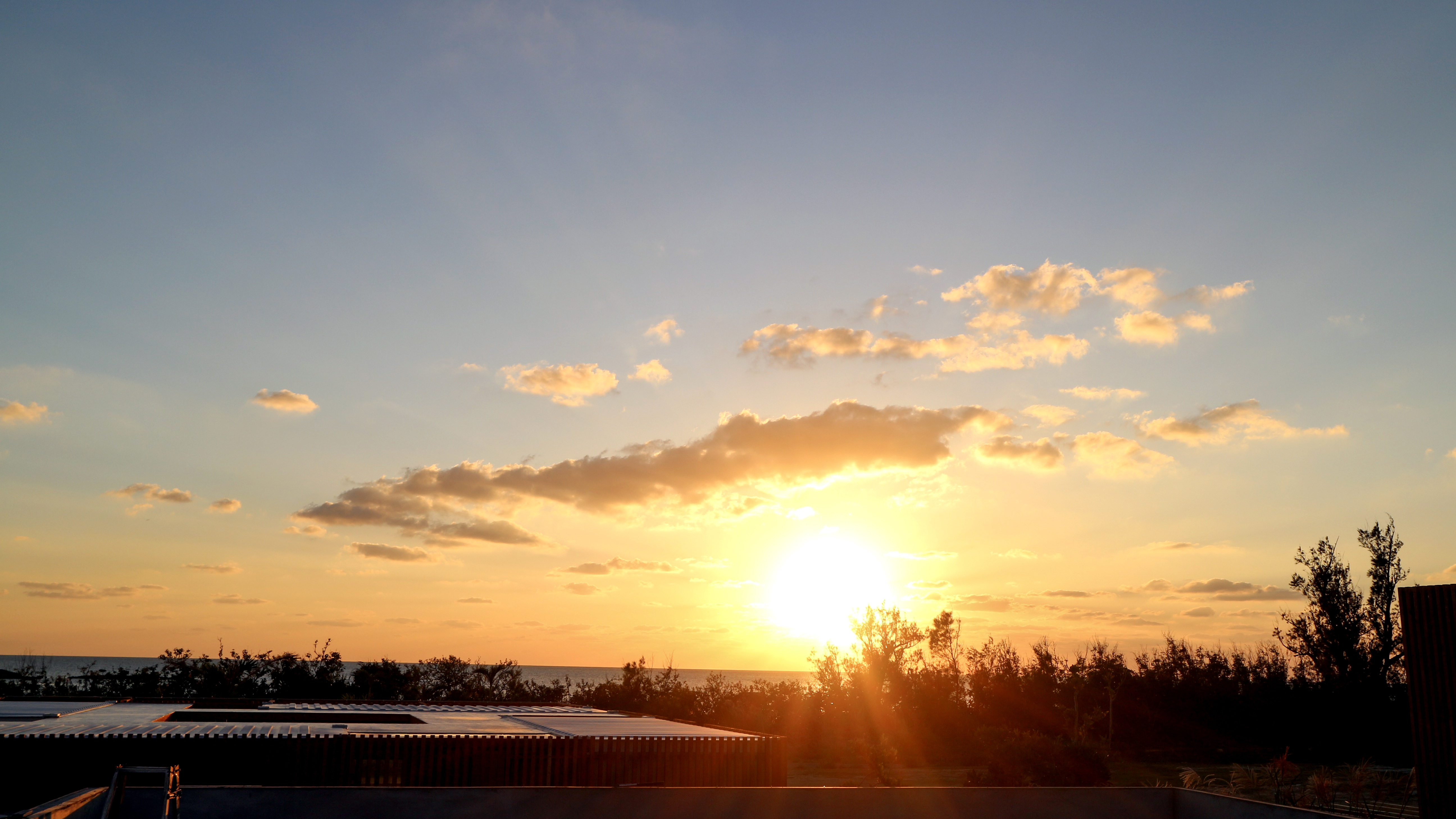 【景色】晴れていれば、コテージから最高に綺麗な朝日が見られます♪