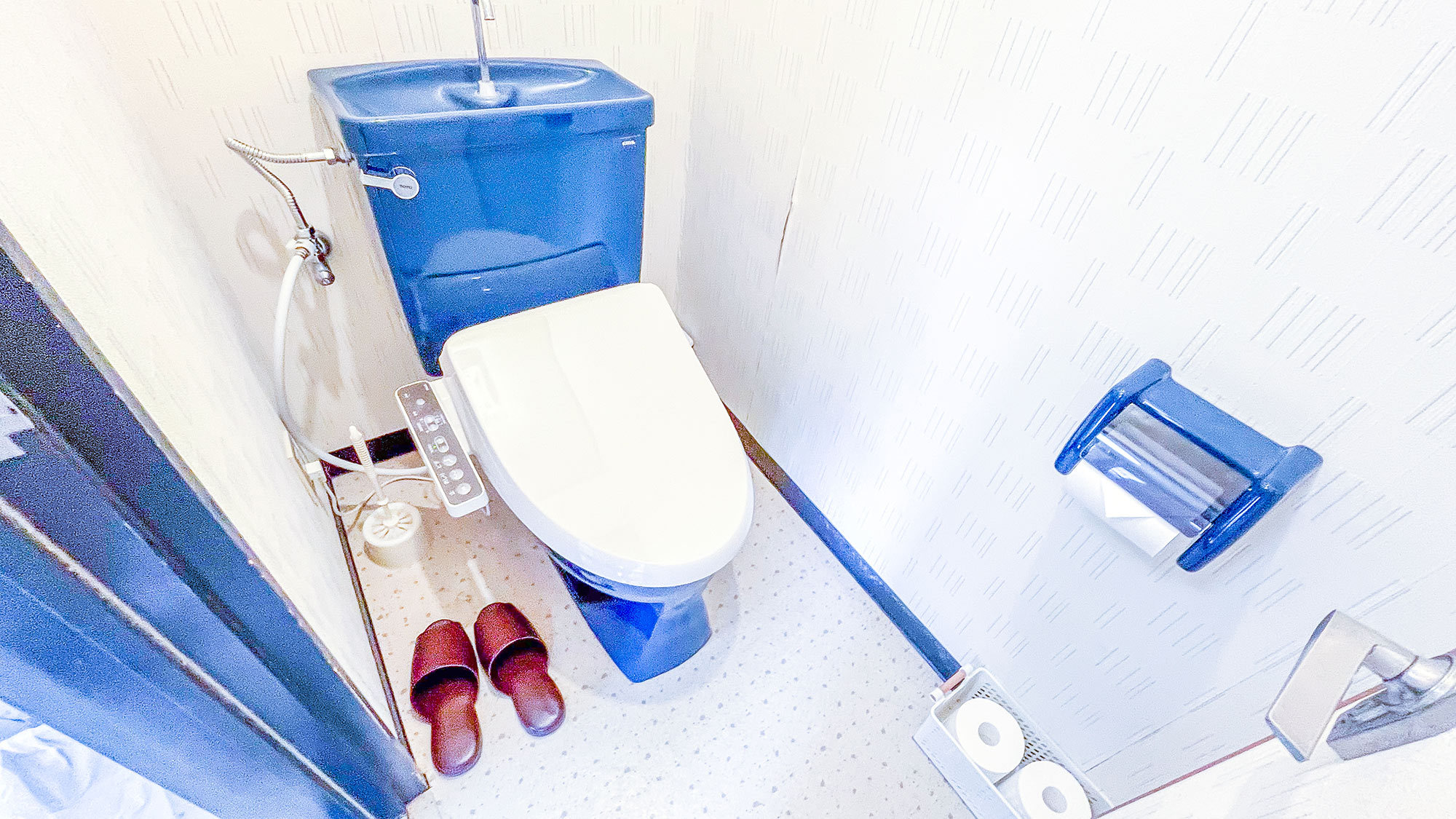 ・【5号洋室】温水洗浄便座付きトイレ完備