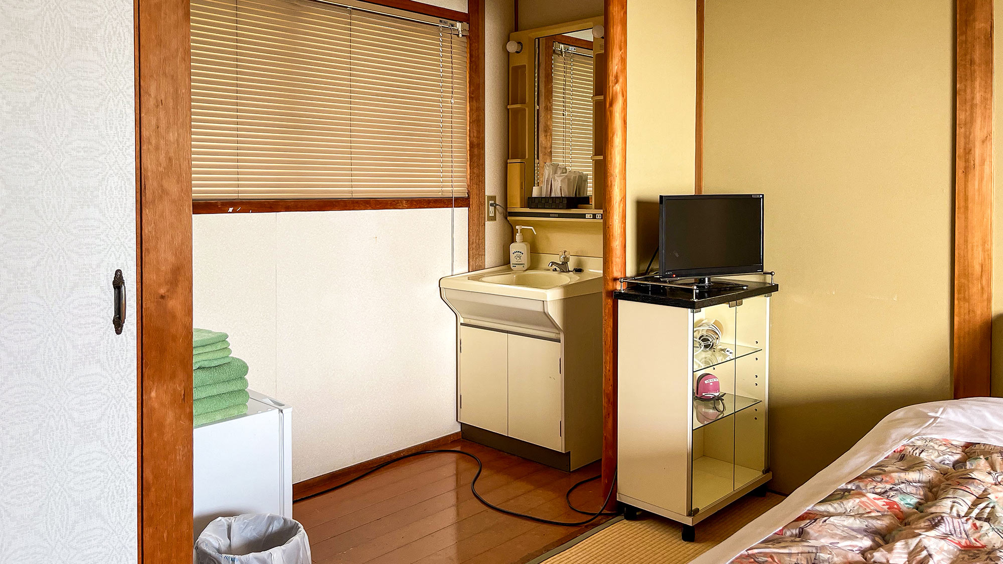 ・【22号和室】快適さと機能性を両立。海を望むコンパクトな和室