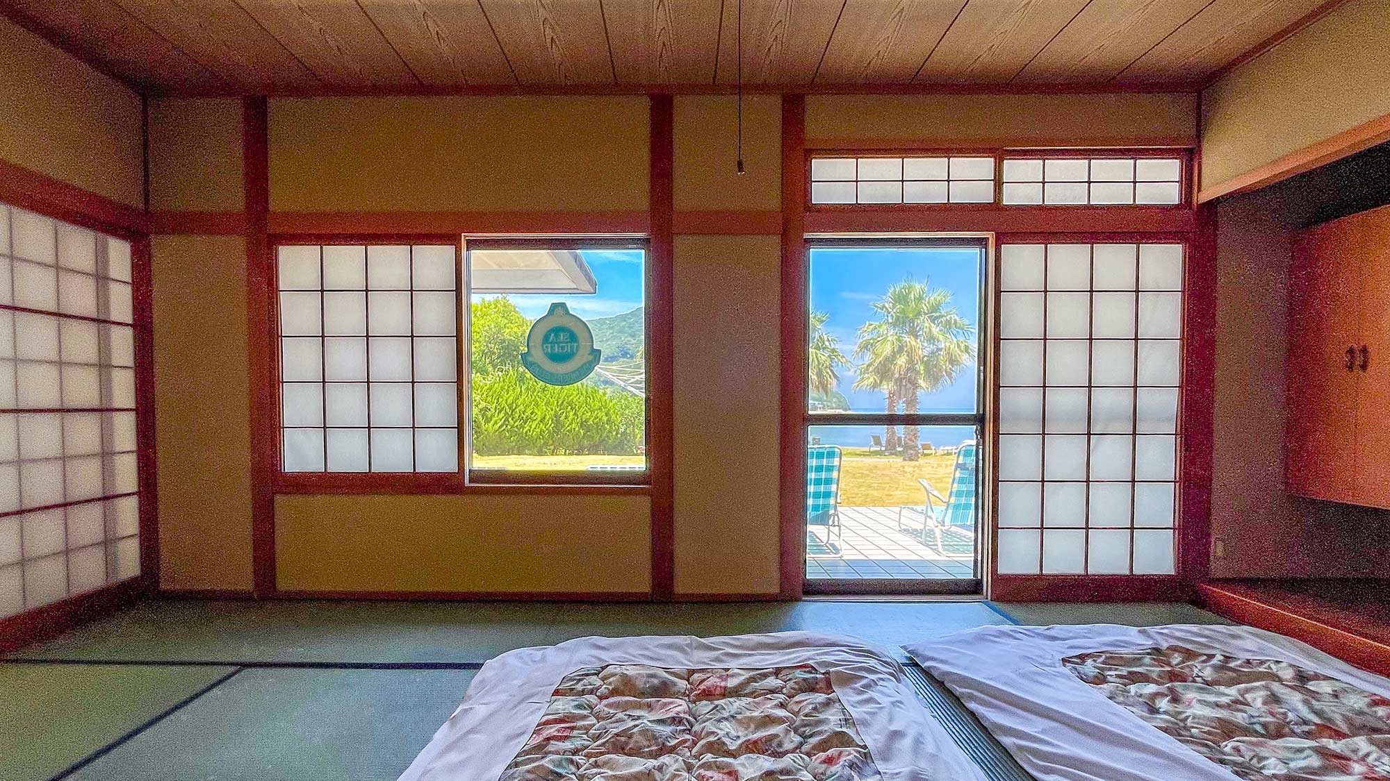 ・【2号和洋室】潮騒に包まれる朝。絶景和室で贅沢な目覚めを