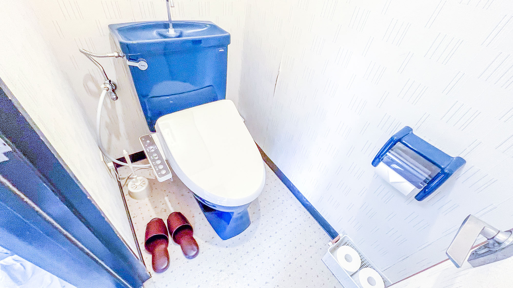 ・【5号洋室】温水洗浄便座付きトイレ完備