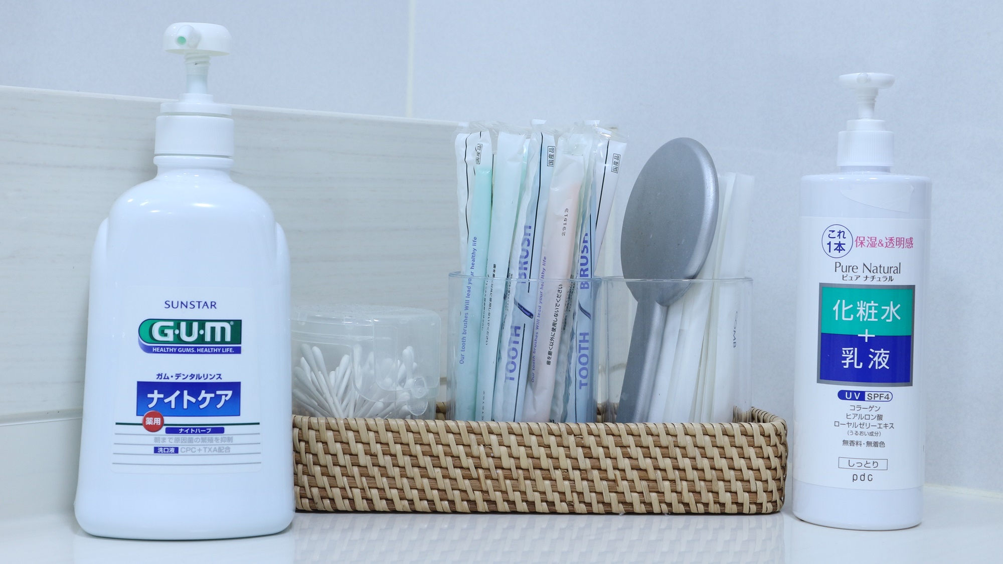 *【家族風呂の脱衣所】マウスウォッシュ、歯ブラシ、ブラシ
