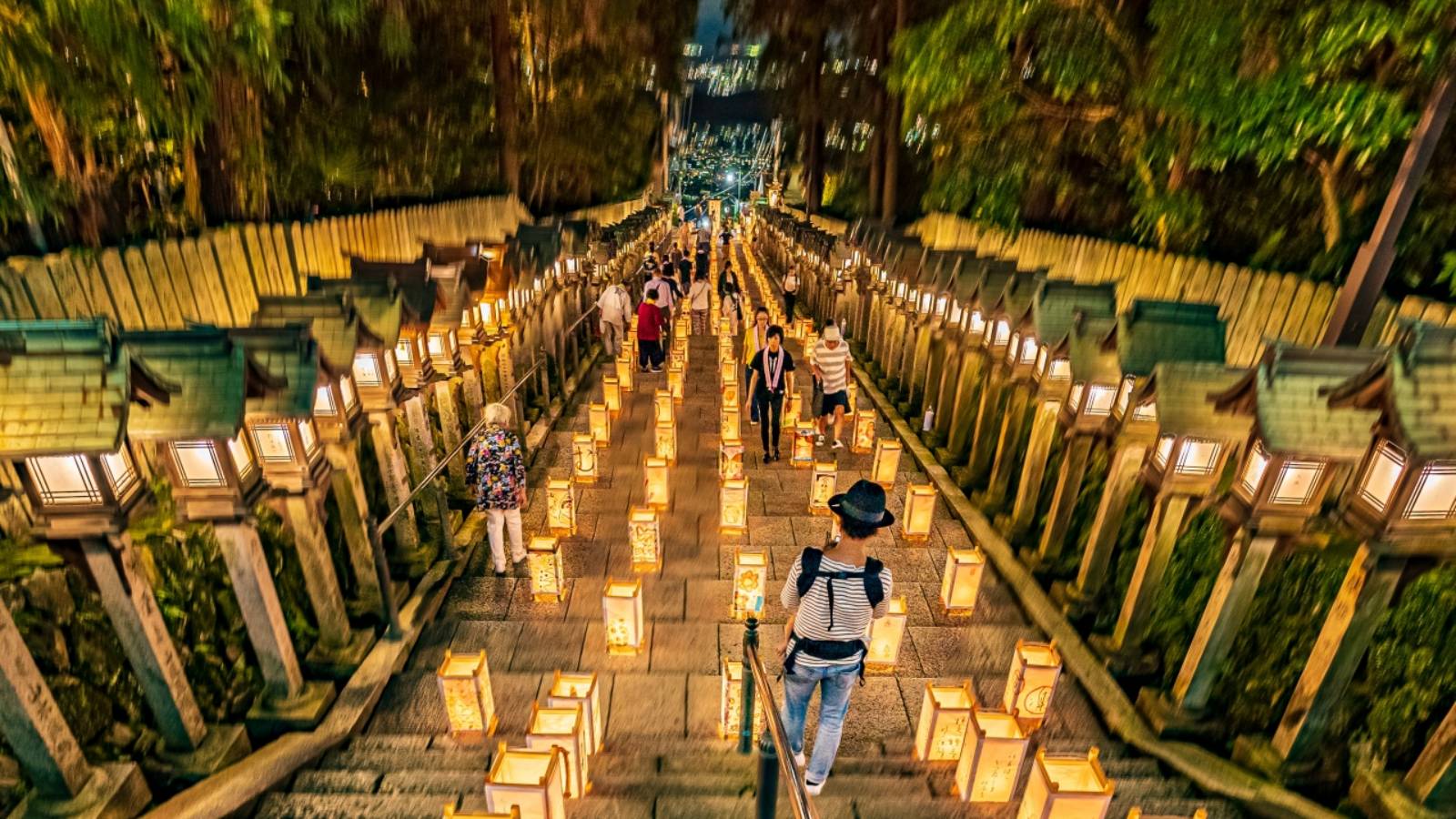 生駒万燈会　幻想的な灯りで夜を彩る灯火イベント