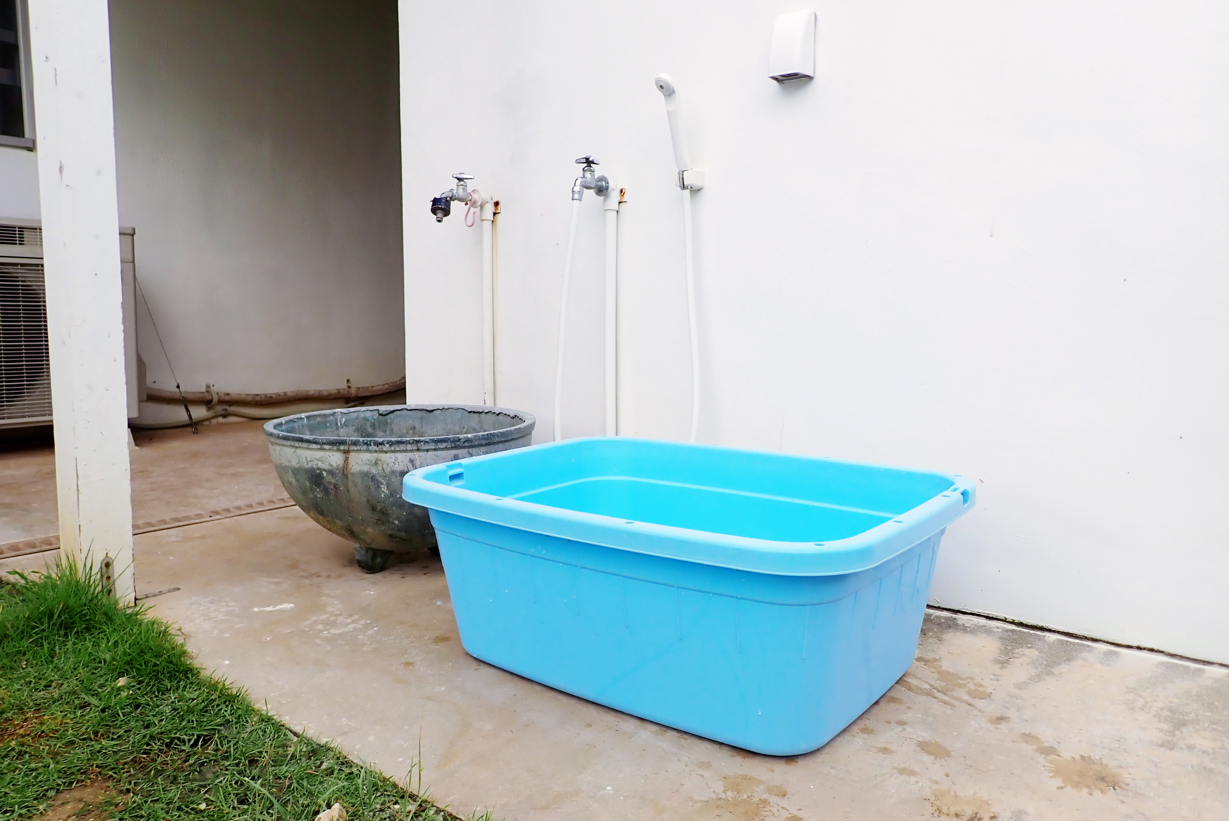 外シャワー（海道具の洗い場）