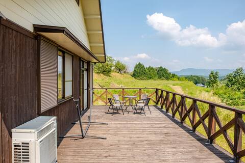 広いウッドデッキ