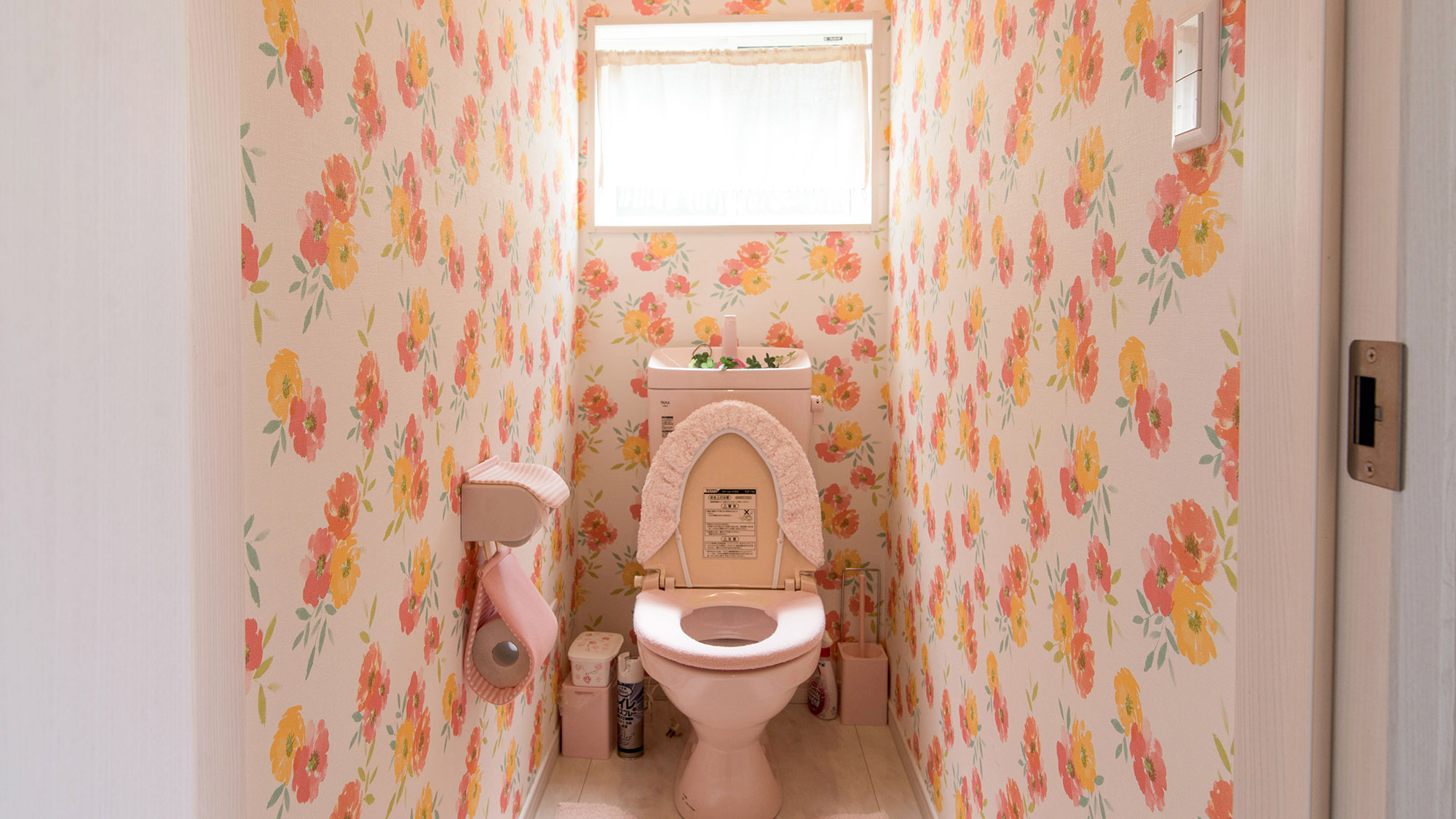 ・【トイレ】アウトドア初心者でも安心。別棟に広々としたトイレがございます