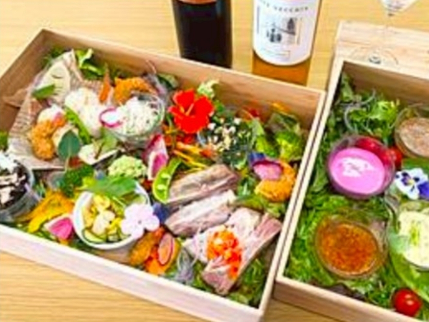 【夕朝食付き】海を臨む絶景のコテージで楽しむ地域の野菜とお肉のガーデンサラダボックス