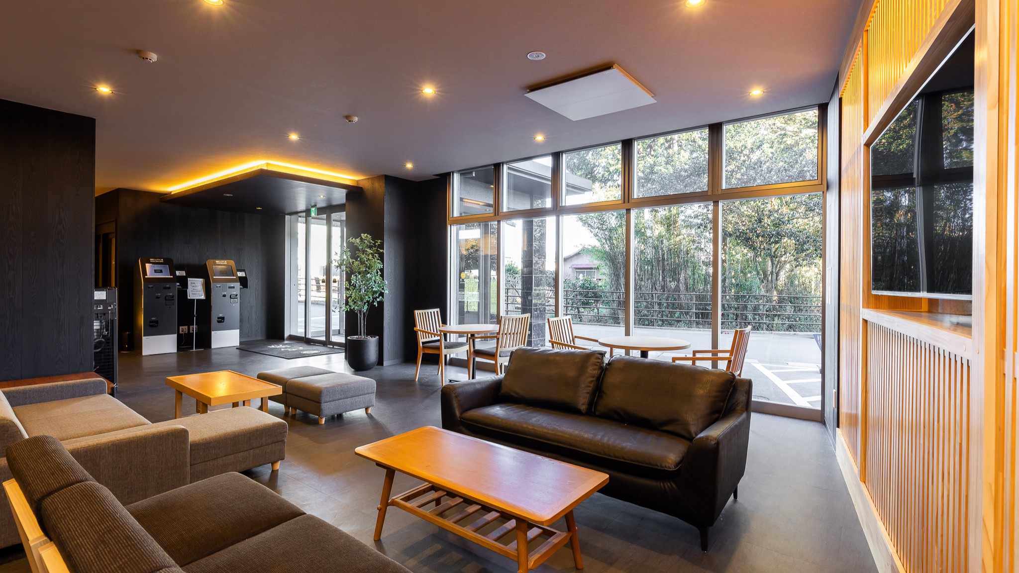 【内観】ロビー