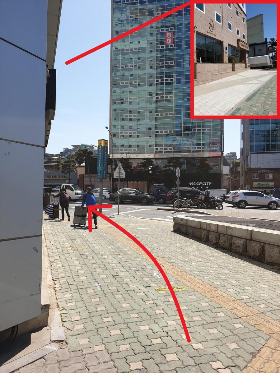 1番出口からホテルまで行き方５