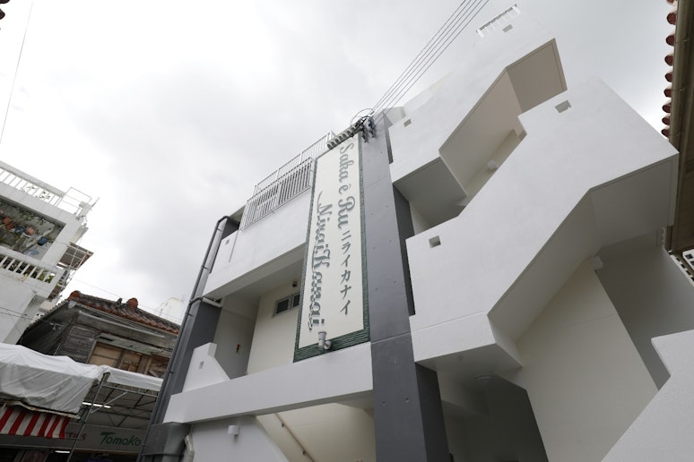 建物外観 右側入口