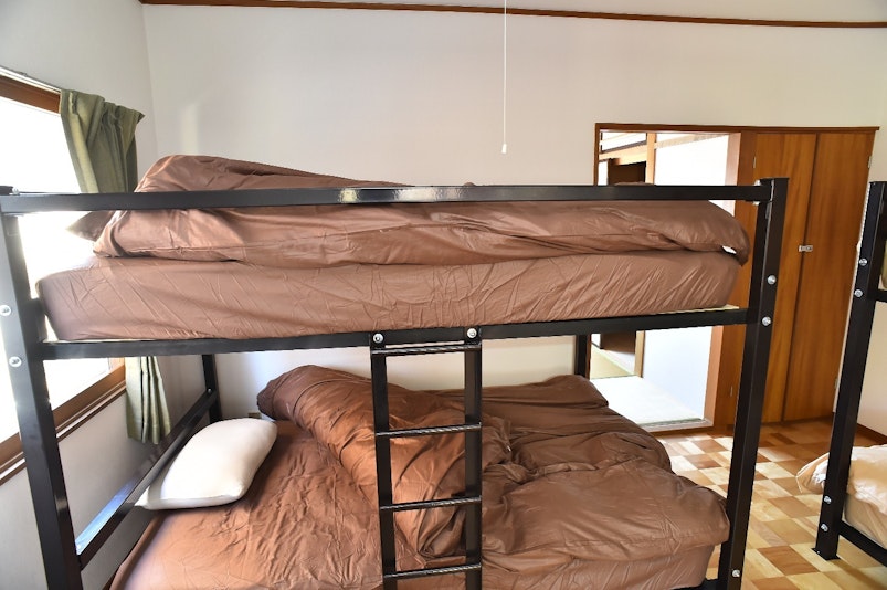 寝室1セミダブルベッド