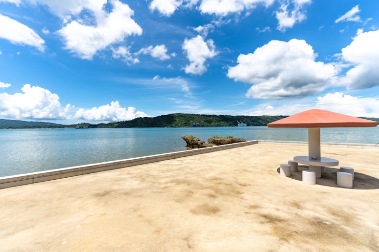 施設内、東屋でまったり