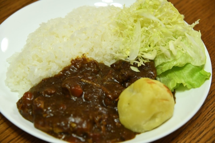 お昼は、美味しいカレーはいかがでしょうか