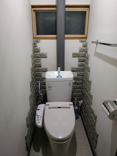 Toilet 2F (Share)