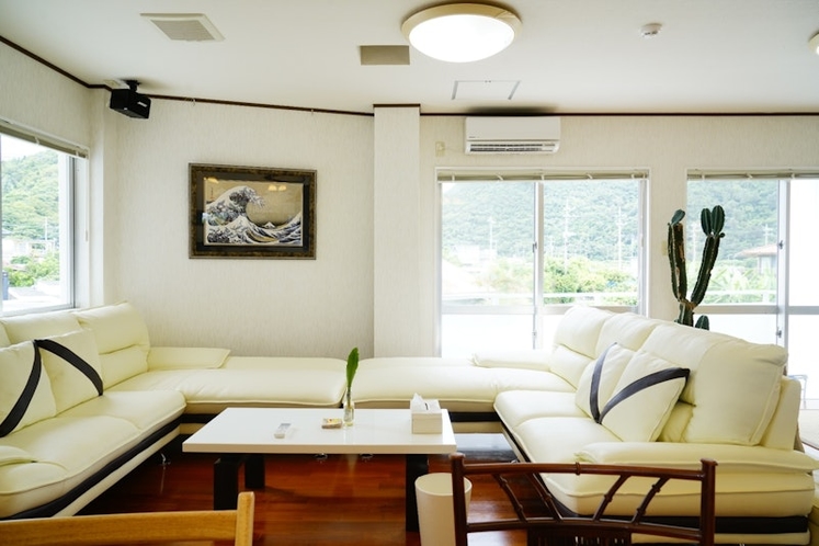 【SALE】都会の喧騒から離れ大自然に囲まれた豪邸!大石林山への観光に最適!