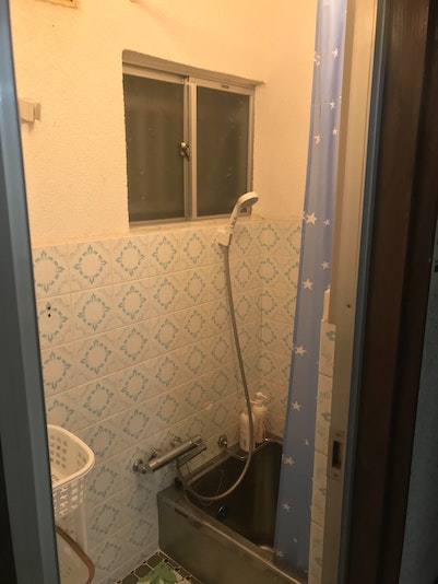 Shower room シャワー室