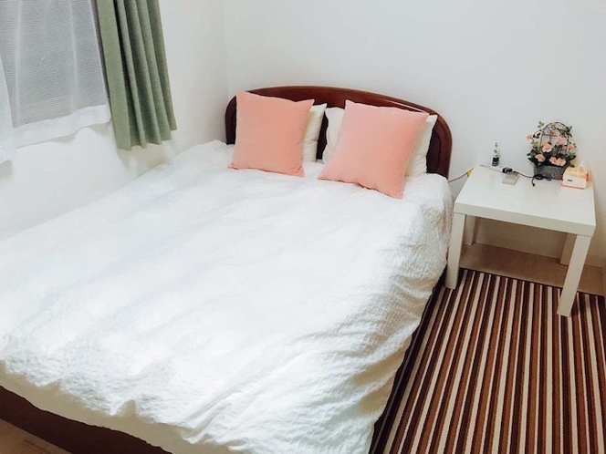 寝室3 准尺寸双人床