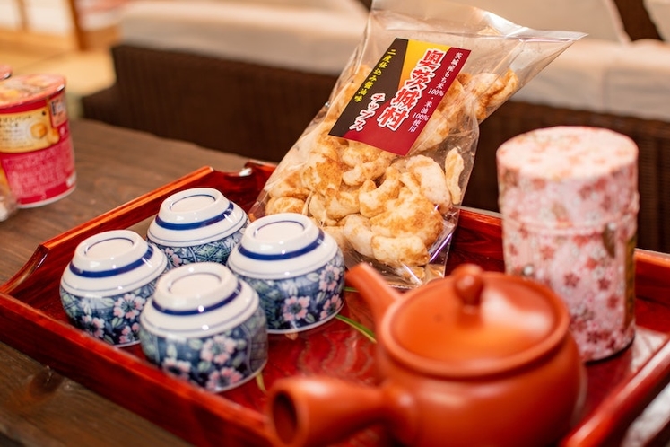 Enjoy the taste of Japanese tea with Japanese styl