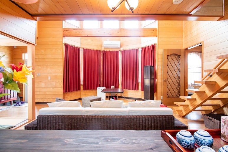 Open the curtain and let the sunshine come in!