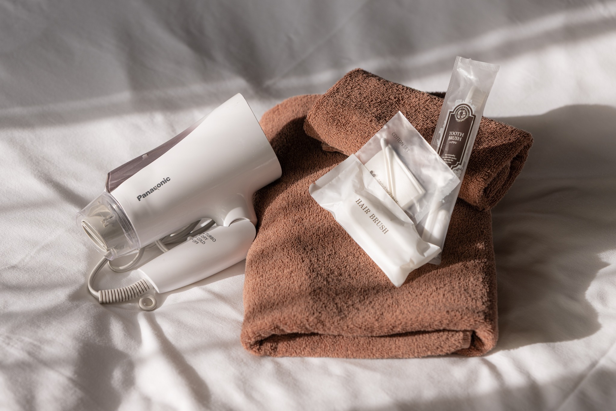 タオル・ヘアブラシ・歯ブラシ・ドライヤー