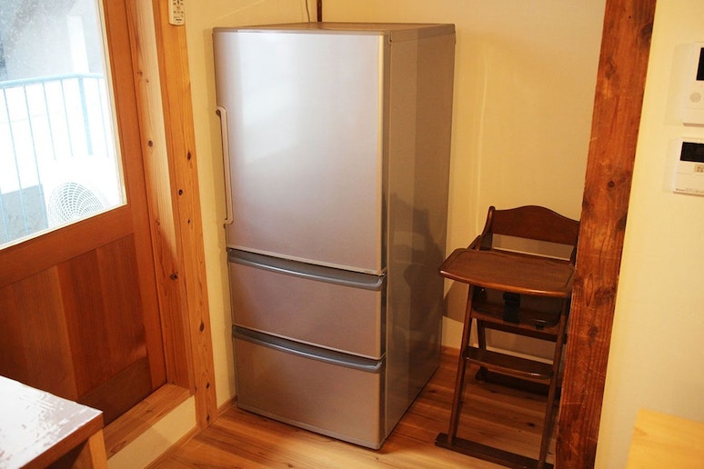 2F refrigerator