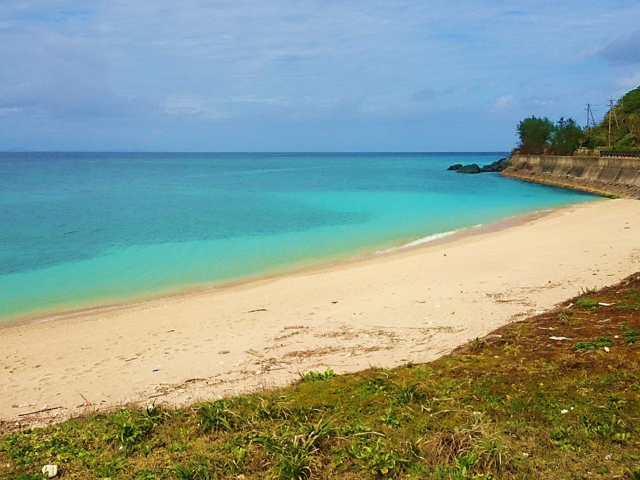 ・フクギの小径を抜け、海まで歩いて30秒！