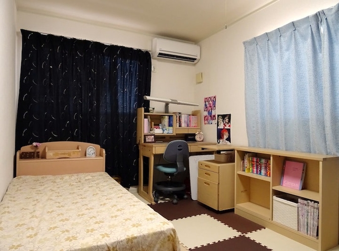 机と棚は別の部屋へ移動させることも出来ますので広くなります