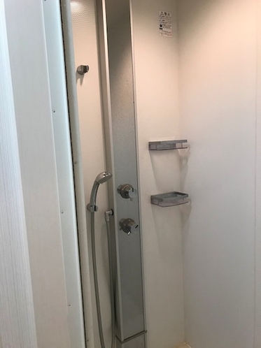 1F shower room