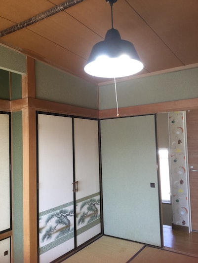 北海道の珍しい天然木を使った和室です。