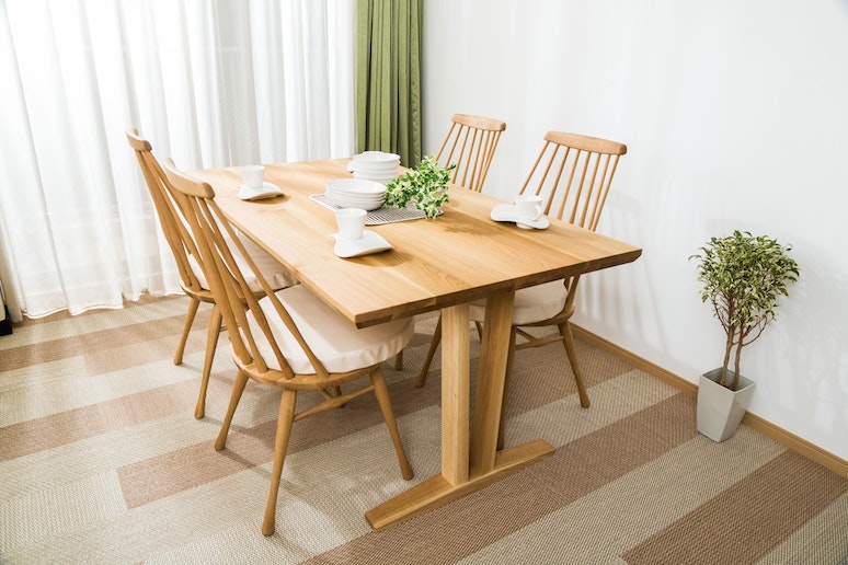 4人掛けのダイニング