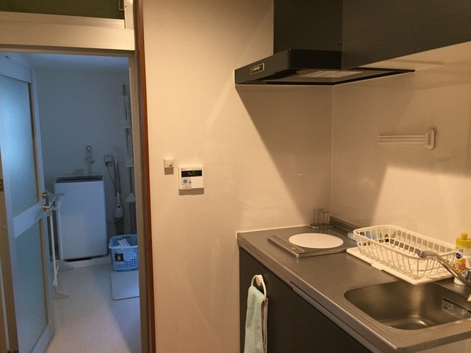 2階簡易キッチン、バスルーム、洗濯機