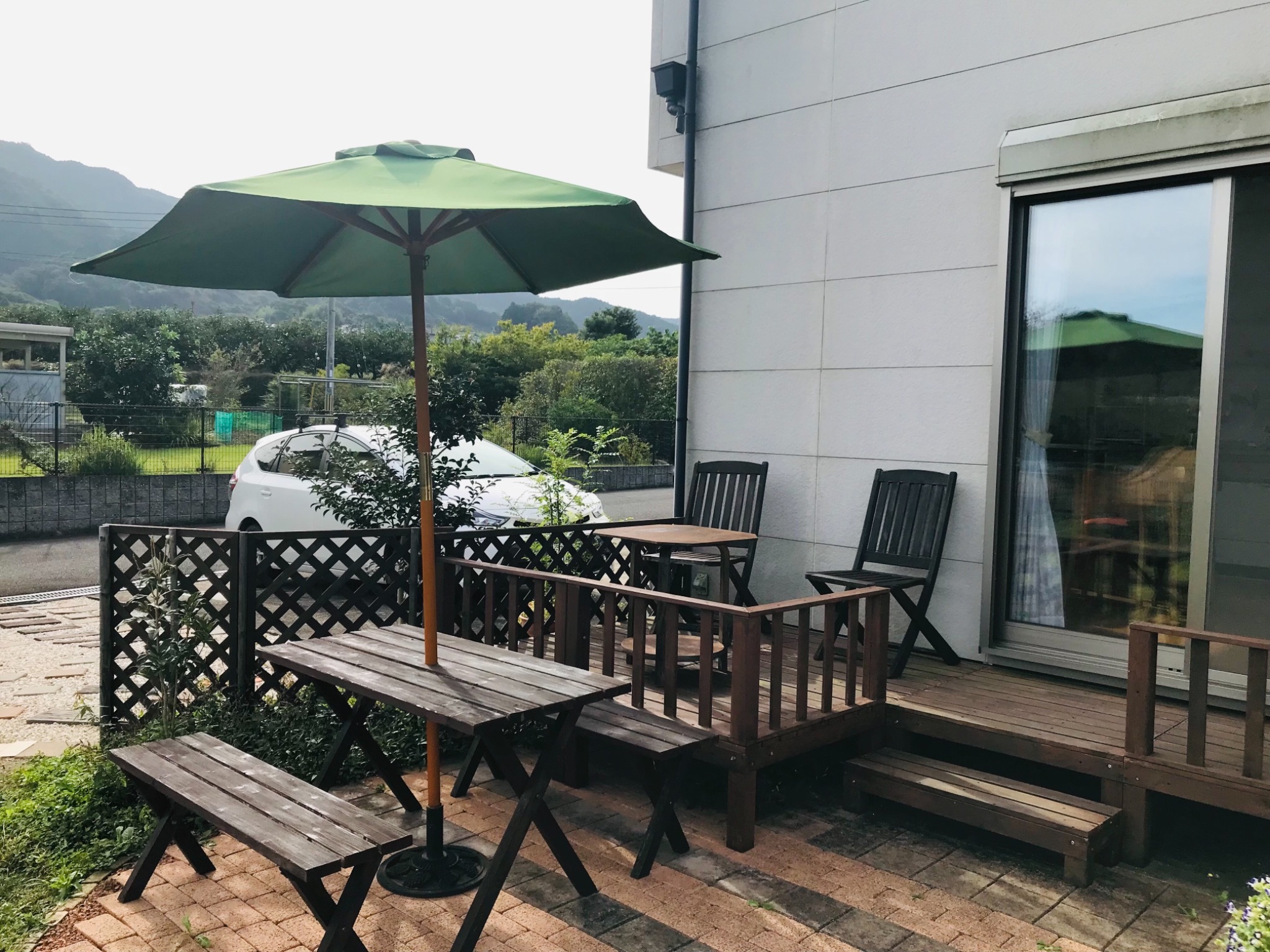 ダイニングから続くテラス