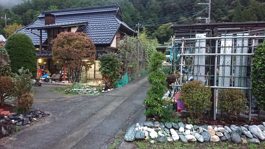 昼間の入口風景