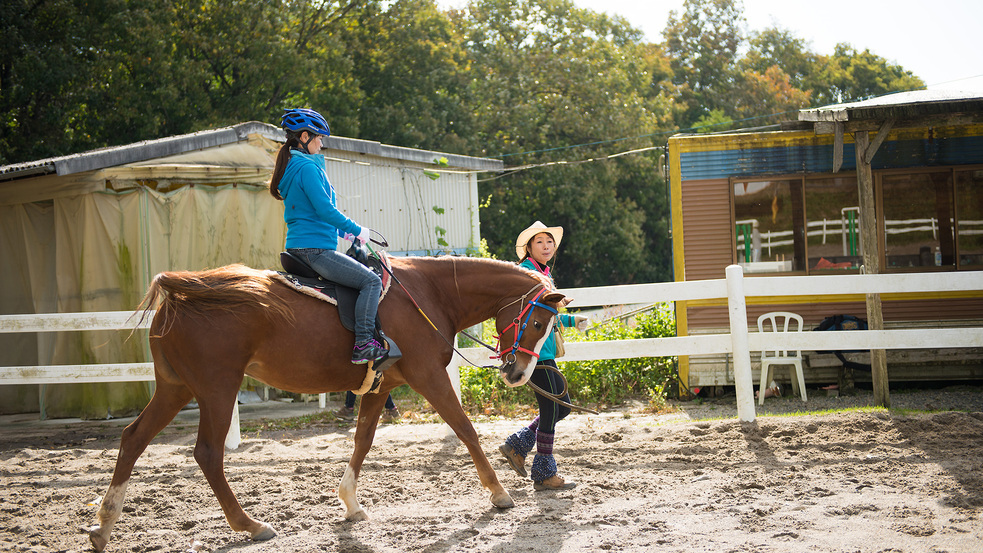 【乗馬体験】穏やかな田舎道を馬と歩く至高の癒し旅