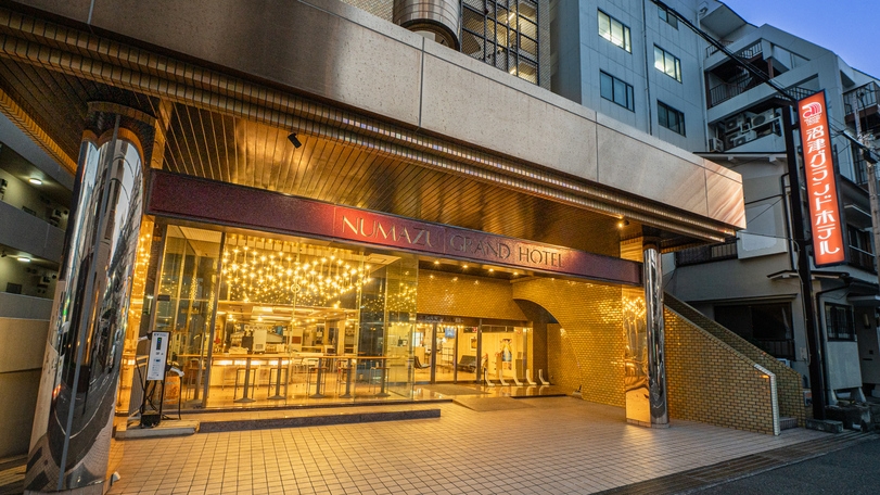 【ポイント10％ ＆ 11時チェックアウト特典！】〜和洋バイキング朝食付き〜