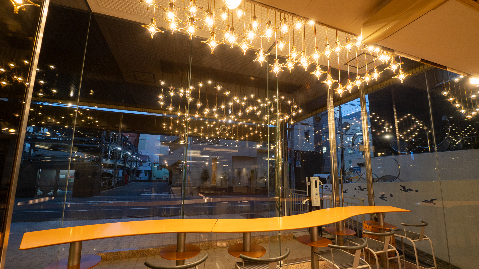 レストランはラウンジとしてもご利用可能です